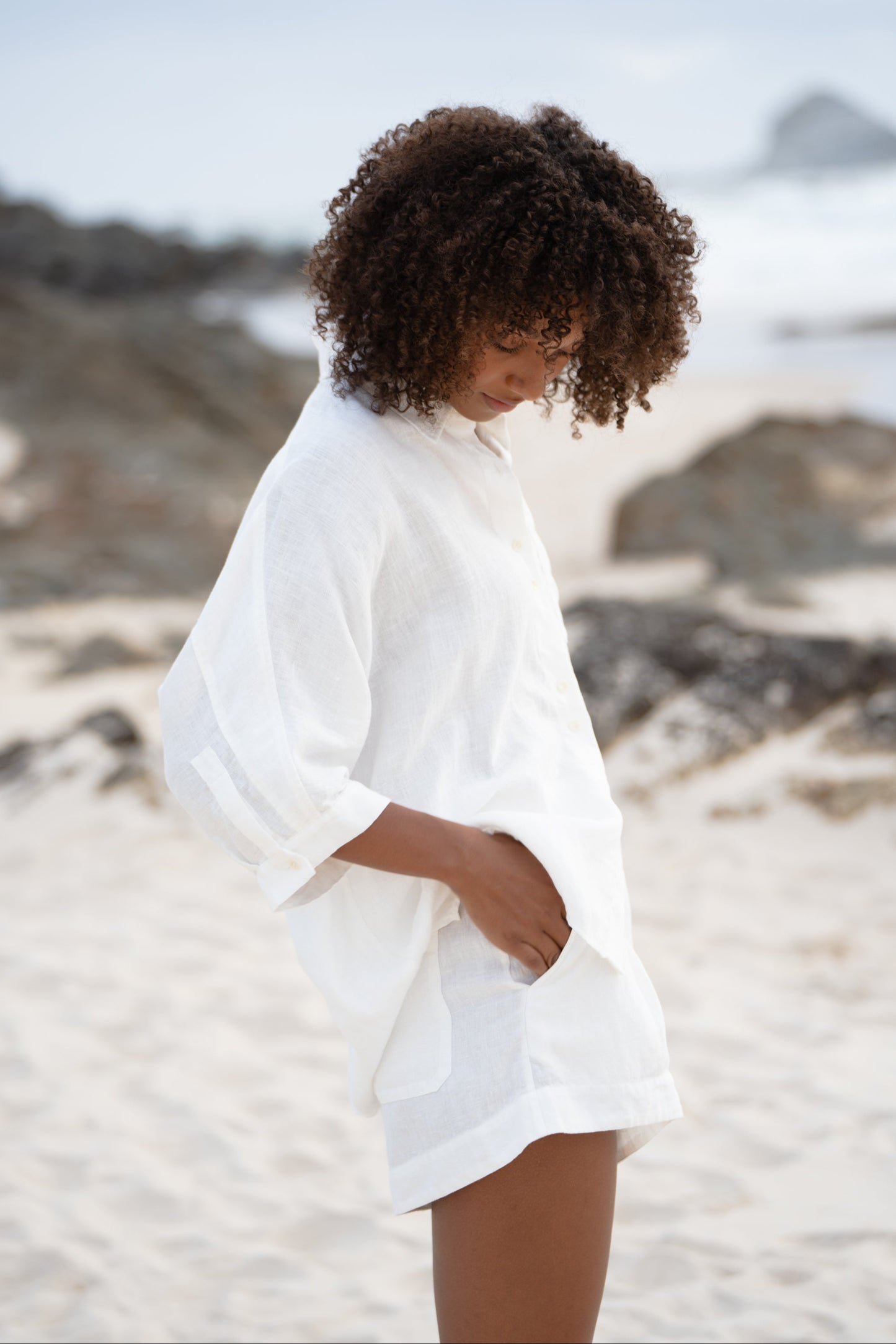 LILLY PILLY Pixie linen shirt in Ivory side view looking down