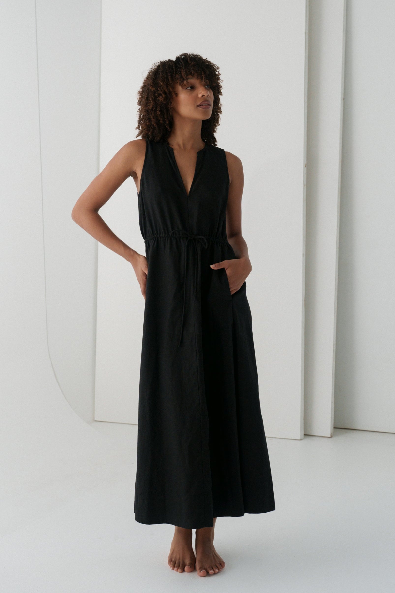 LILLY PILLY Ruby linen dress in Black