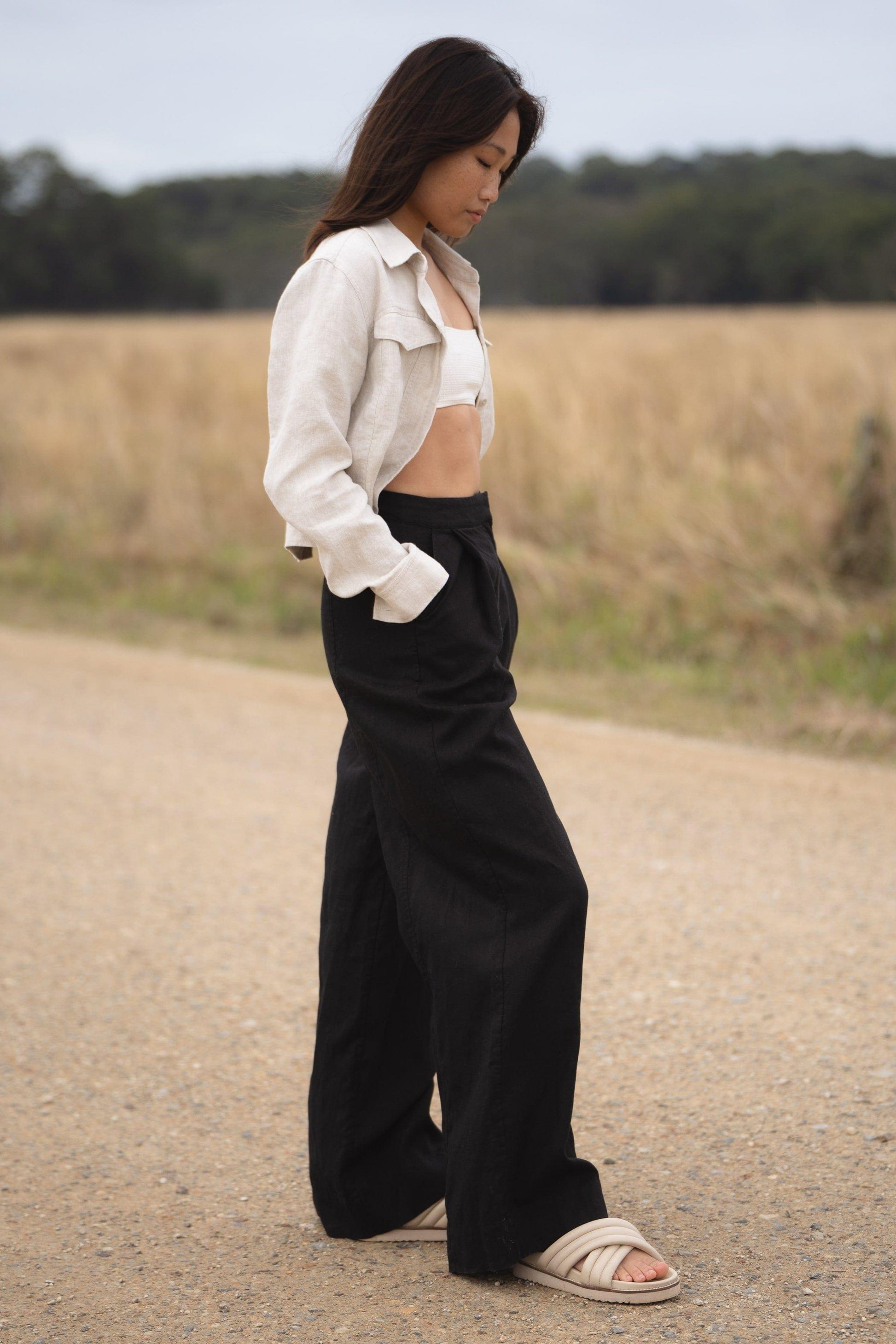 LILLY PILLY Oli linen pants in Black