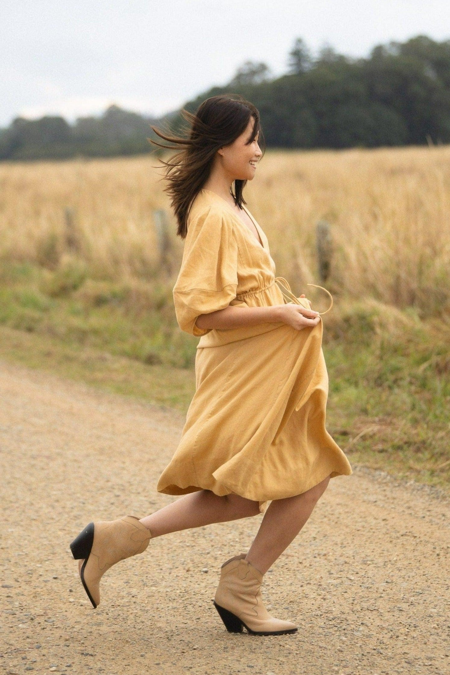 LILLY PILLY Vida linen dress in Sand