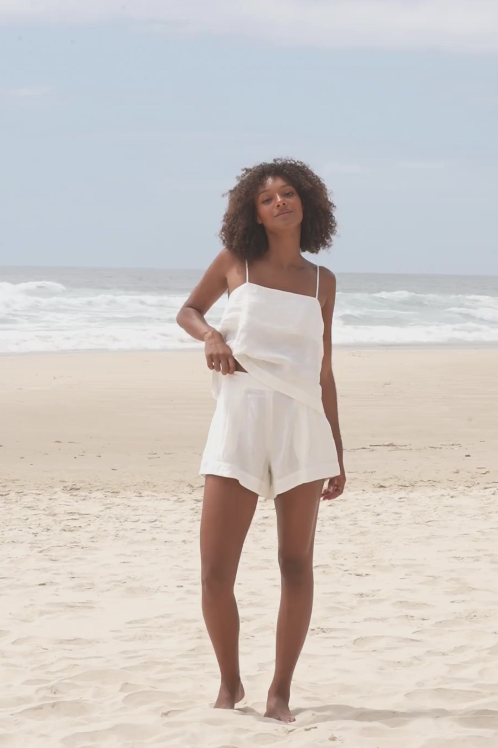 LILLY PILLY Gaia linen shorts in Ivory