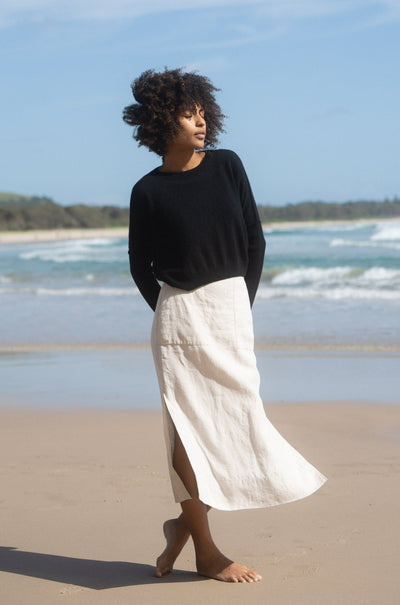 Lilly Pilly Collection Miri Cashmere knit made of recycled cashmere in Black